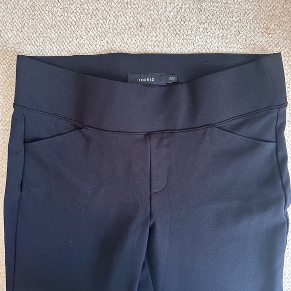 Torrid Black Pull-on Flare Women's Pants Sz 2-16/18 - Picture 3 of 7